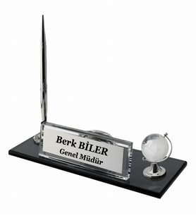 Kişiye Özel Tasarım Cam Masaüstü İsimlik - Ofis İsimlik - Yönetici İsimlik – Masalık – Masa İsimliği – Ofis İsimliği – Yönetici İsimliği – Kişiye Özel Hediye