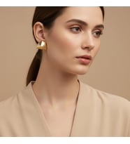 STİL İNCİSİ/XUPING JEWELRY PİRAMİT MODEL KÜPE (Altın Rengi)