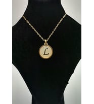 Gold Renk Büyük Boy Kararmaz ''L'' Harfli Kolye
