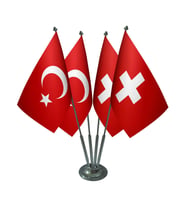 Masa Üstü İsviçre Bayrağı Türk Bayrağı Dörtlü Krom Direk Masa Bayrak Seti