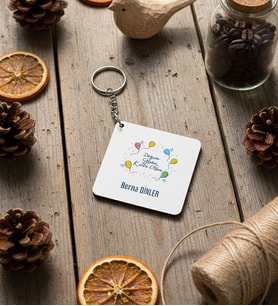 Kişiye Özel Doğum Günün Kutlu Olsun Anahtarlık Doğum Günü Hediyesi (Beyaz)