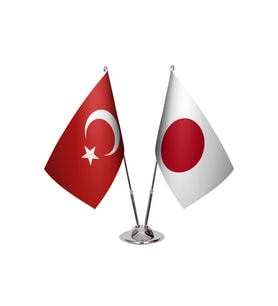 Japonya İkili Masa Bayrağı