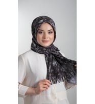 Siyah-Gümüş Pratik Hazır Geçmeli Tesettür Eşarp Kesik Elyaf Piliseli Çiçek Desenli 1818D6_101