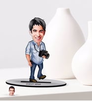 BK Gift Kişiye Özel Erkek Fotoğrafcı Karikatürlü Ahşap Biblo Model-1
