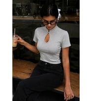 Kadın Damla Yaka Düğme Detaylı Kısa Kollu Fit Bluz