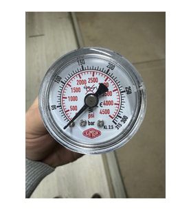 0-315 Bar Çap Ø40 Mm Arkadan Bağlantılı Kuru Tip Manometre