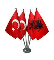 Masa Üstü Arnavutluk Bayrağı Türk Bayrağı Dörtlü Krom Direk Masa Bayrak Seti