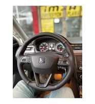 Seat Leon 2017 Uyumlu Araca Özel Direksiyon Kılıfı (Noktalı Karbon Sarı Dikişli)