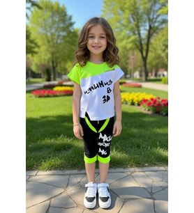 Kız Çocuk Üzeri Yazı Baskılı Bisiklet Yaka T-Shirt ve Şerit Detaylı Siyah Kapri