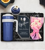 Öğretmenler Gününe Özel 700 ML Dereceli Kişiye Özel Termos & Özel Tasarım Cam Plaket & Üçlü Peluş Ayıcık Buketi Hediye Seti