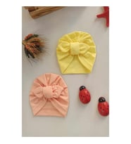 Düz Renk Fiyonklu Bebek Bonesi Set (Somon)