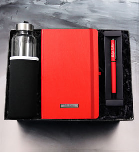 Kişiye Özel Kırmızı Defter & Kırmızı Mat Roller Kalem & Özel Kılıflı 500Ml Su Matarası Hediye Seti