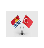 Kiribati ve Türk Bayrağı İkili Saten Masa Bayrağı Takımı