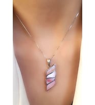Pembe sedef taşlı 925 ayar gümüş modern kolye