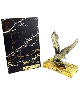 Premium İsimli Özel Ofis Seti - Mermer Tasarımlı Defter ve Kaideli Gold Kartal Heykeli (Model 3)