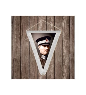 Mustafa Kemal Atatürk Askeri Üniformalı Beyaz Saçaklı Üçgen Flama Bayrak Hatıra Flama ATA41
