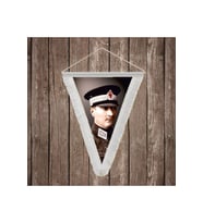 Mustafa Kemal Atatürk Askeri Üniformalı Beyaz Saçaklı Üçgen Flama Bayrak Hatıra Flama ATA41