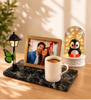 Kişiye Özel Fotoğraflı Sokak Lambalı Porselen Kahve Fincanı ve Led Işıklı Fanus (penguenli)
