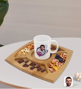 BK Gift Kişiye Özel Erkek Garson Karikatürlü Beyaz Kupa ve Doğal Masif Ahşap 4 Bölmeli Sunum Tabağı Çerezlik Hediye Seti-1