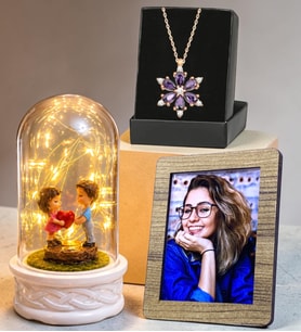 Kişiye Özel Fotoğraflı Hediye Seti LED Işıklı Kalp Tutan Aşıklar Temalı Fanus ve Gerçek Ametist Taşlı Lotus Kolye