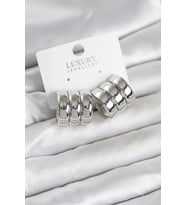 Pirinç Gümüş Renk Üçlü Görünüm Kadın Küpe - TJ-BKP11756