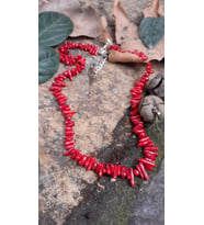 STONEAGE Hediye Bayan Kolye Doğal Taş Kırmızı Mercan (Altın / Dore)