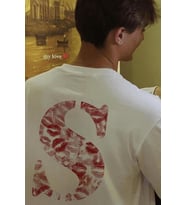 S Harfli Öpücük Kiss Design Tişört (Beyaz)