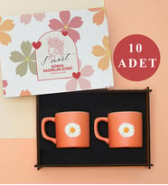 Kadınlar Günü 10’lu Set -  Ahşap Anı Kutusu ve 2’li Kahve Fincanı Seti