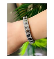 KARE TAŞLI LASTİKLİ BİLEKLİK-GÜMÜŞ RENK ACR8596