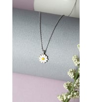 Papatya Kolye Beyaz Mineli 925 Ayar Rose Küçük Gümüş Kolye (Silver)