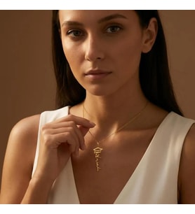 Kişiye Özel 925 Ayar Gümüş Dikey Mezuniyet Kep Detaylı İsim Kolye (Gold)