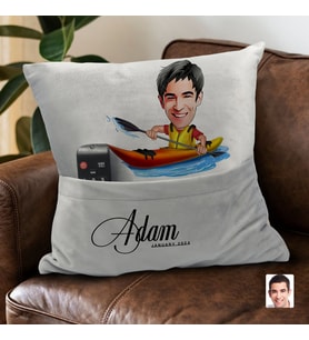BK Gift Kişiye Özel Kano Karikatür Tasarımlı Organizer Kumanda ve Atıştırmalık Cepli Gri Kırlent Yastık- 1 Arkadaşa Hediye, Cepli Yastık