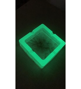 Fosforlu Neon Yeşili Sedefli Ve Gold Süslemeli Kare Şeklinde Küllük El Yapımı Epoksi Hediyelik