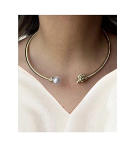 Caş Dekorasyon Altın Renk Aslan Figürlü İncili Metal Choker Kolye