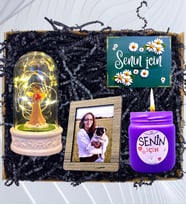 Kişiye Özel Fotoğraflı Set & Işıklı Şans Melekli Fanus & Kokulu Mor Mum