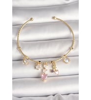 Pirinç Gold Renk Sallantı Zirkon Taşlı Kalp Figür Pembe Kalp Detay Charm Kadın Bileklik - TJ-BB6897
