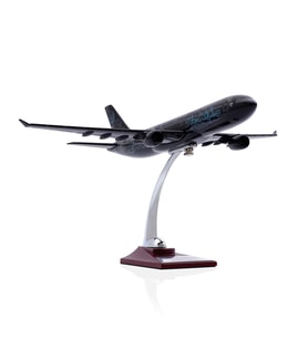 Zekupp - Maket Uçak - Airbus A330-300 1/200 - SİYAH DESENLİ ÖZEL TASARIM Model Uçak