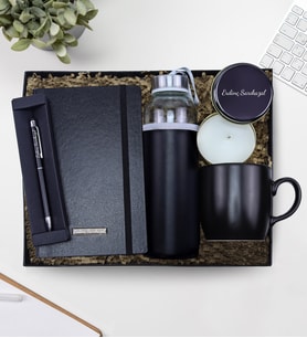 Kişiye Özel Siyah Defter & Siyah Touch Pen  & Siyah Kupa & Metal Kutulu Mum & Özel Deri Kılıflı 500 ML Su Matarası & Welcome Kit Hediye Seti