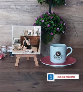 Baş Harf ve İsim Soyisim Fotoğraflı Dekoratif Taş, Ahşap Altlıklı Türk Kahvesi Fincanı Hediye (Model 6)