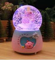 Capybara Kapibara  Kar Motorlu, Işıklı ve Müzikli Mega Boy Kar Küresi-A (Pembe)