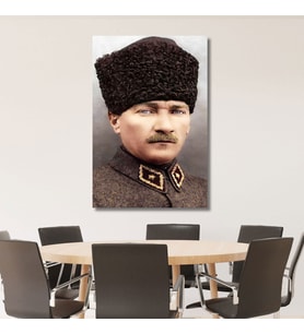 Tekli Dikey Kanvas Duvar Tablosu Kalpaklı Atatürk Portresi
