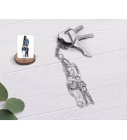 BK Gift Kişiye Özel Tam Boy Karakalem Anne ve Oğullar Karikatürlü Şeffaf Pleksi Anahtarlık-1 (Beyaz)