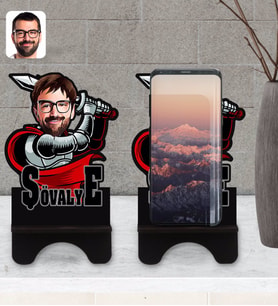 BK Gift Kişiye Özel Şövalye Karikatürlü Ahşap Biblo Telefon Standı-1