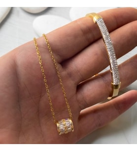 Lorivelle Kadın Paslanmaz Çelik Gold Renk Baget Taşlı Silindir Kolye ve Kelepçe Bileklik Takı Seti Şık Hediye