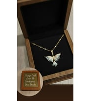 ✨ Kişiye Özel Lazer Yazılı Ahşap Kutulu  Zirkon Taşlı Anka Kuşu Kolye  Hediyelik Lüks Takı (Gold)