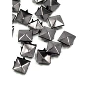 Süs Tırnaklı Platin Çakma Kare Piramit 8 mm 20 Adet Metal Trok