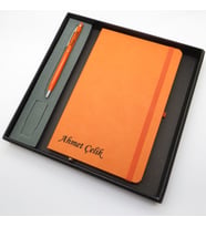 Signator® Codex  N105 Kişiye Özel Defterli Set - İsme Özel Turuncu Kalem + İsme Özel Turuncu Defter  İsme Özel Kutusunda Hediyelik Set (Karışık)