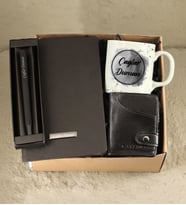 Kişiye Özel Siyah Defter & Kişiye Özel Siyah Roller Kalem & Kişiye Özel Baskılı Kupa & Kartlık Hediye Seti