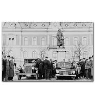 Cakatablo İnsanlar 1927 Volvo PV4 Modelini İncelerken MDF Tablo