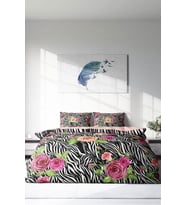 Çift Kişilik ( Lastikli Çarşaflı ) %100 Pamuk Saten Nevresim Takımı Zebra Flower